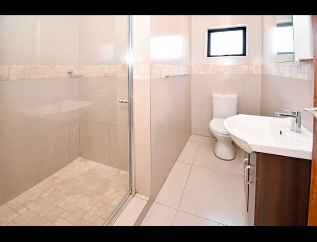3 BEDROOM TOWNHOUSE TO LET IN LINDEN